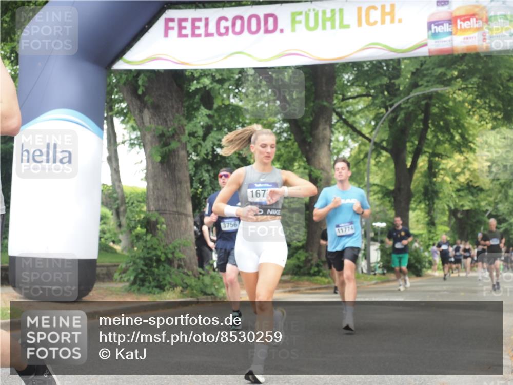 29.06.2025 - hella hamburg halbmarathon KatJ http://msf.ph/oto/8530259 29.06.2025 10:57:47 Zwischen KM18-KM19 7346, 8001 meine-sportfotos.de