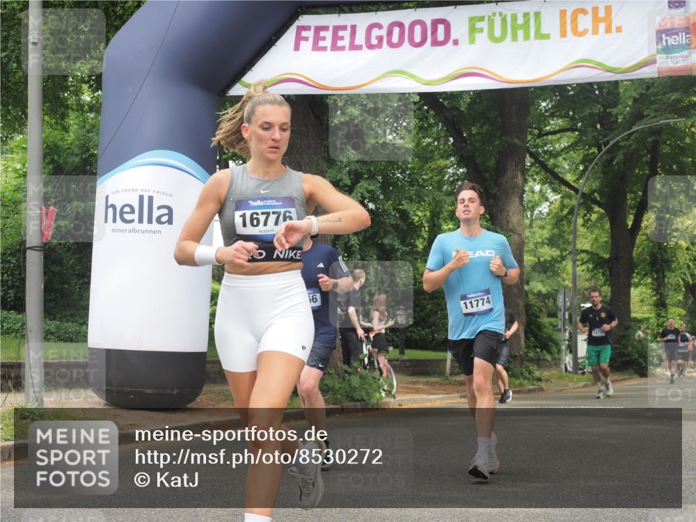 29.06.2025 - hella hamburg halbmarathon KatJ http://msf.ph/oto/8530272 29.06.2025 10:57:48 Zwischen KM18-KM19 3756, 7346, 8001 meine-sportfotos.de