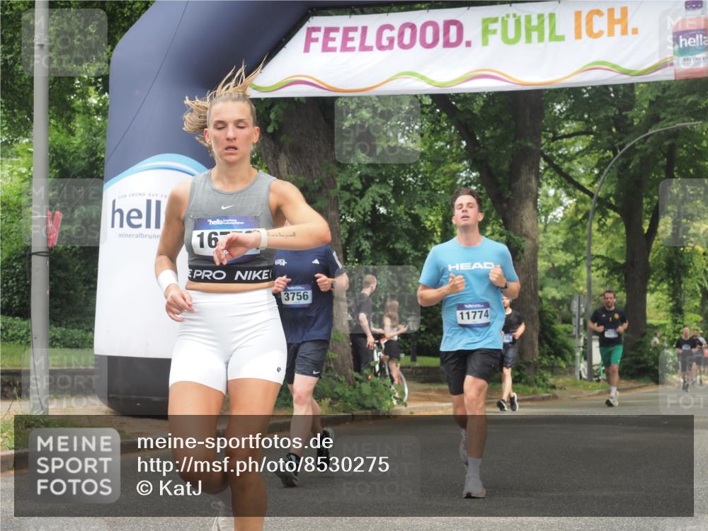 29.06.2025 - hella hamburg halbmarathon KatJ http://msf.ph/oto/8530275 29.06.2025 10:57:48 Zwischen KM18-KM19 3756, 7346, 8001 meine-sportfotos.de