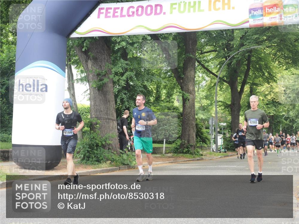 29.06.2025 - hella hamburg halbmarathon KatJ http://msf.ph/oto/8530318 29.06.2025 10:57:51 Zwischen KM18-KM19 3756, 8001 meine-sportfotos.de
