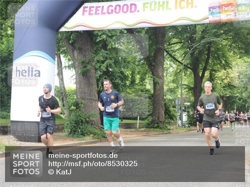 29.06.2025 - hella hamburg halbmarathon KatJ http://msf.ph/oto/8530325 29.06.2025 10:57:52 Zwischen KM18-KM19 3756, 6166 meine-sportfotos.de