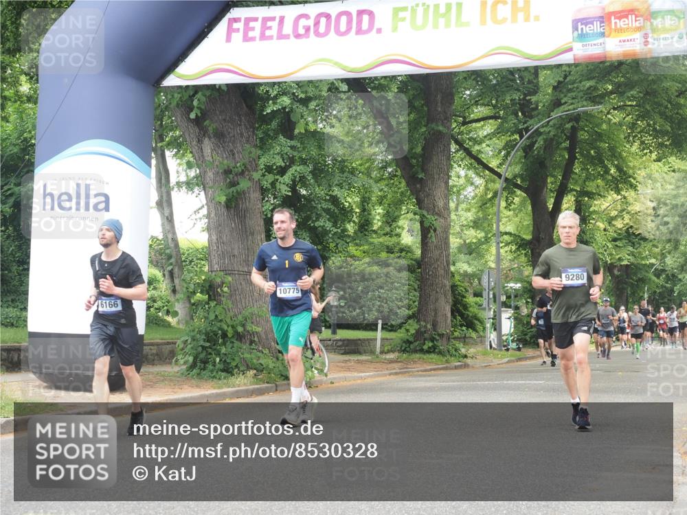 29.06.2025 - hella hamburg halbmarathon KatJ http://msf.ph/oto/8530328 29.06.2025 10:57:52 Zwischen KM18-KM19 3756, 6166 meine-sportfotos.de
