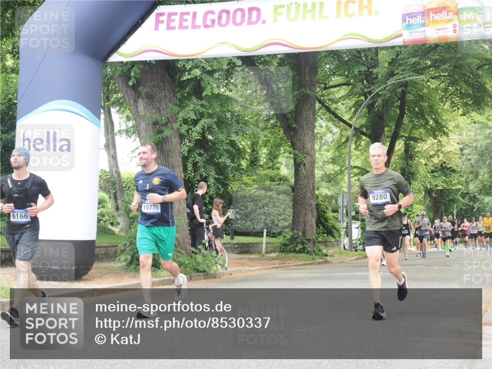 29.06.2025 - hella hamburg halbmarathon KatJ http://msf.ph/oto/8530337 29.06.2025 10:57:52 Zwischen KM18-KM19 3756, 6166 meine-sportfotos.de