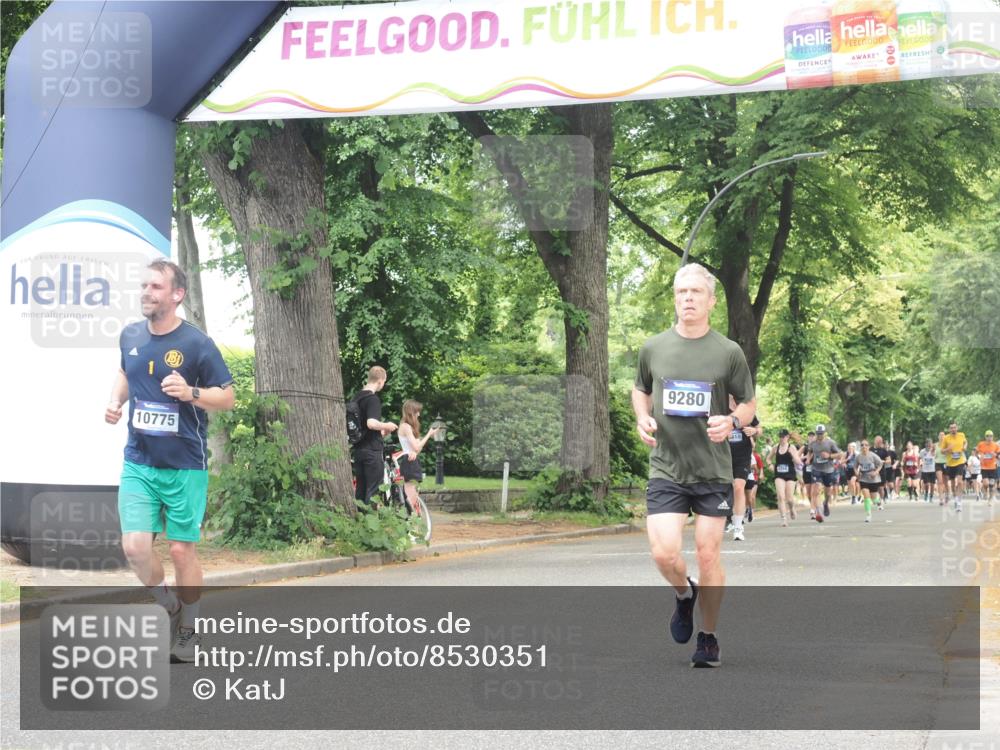 29.06.2025 - hella hamburg halbmarathon KatJ http://msf.ph/oto/8530351 29.06.2025 10:57:53 Zwischen KM18-KM19 3756, 6166 meine-sportfotos.de