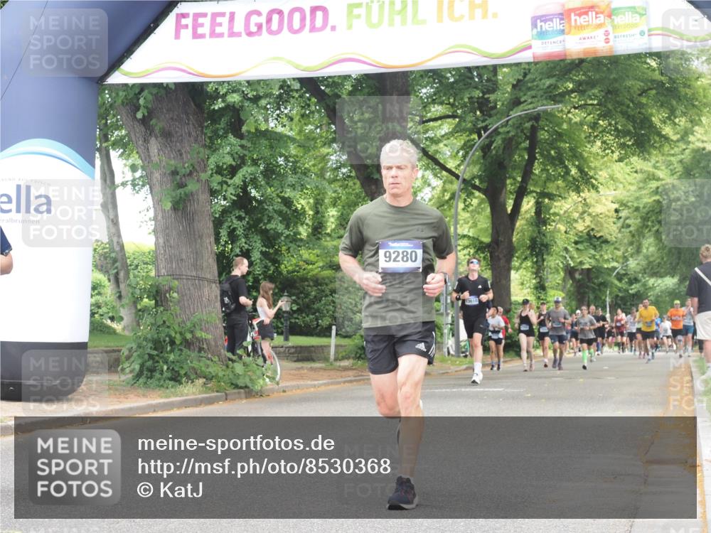 29.06.2025 - hella hamburg halbmarathon KatJ http://msf.ph/oto/8530368 29.06.2025 10:57:53 Zwischen KM18-KM19 3756, 6166 meine-sportfotos.de