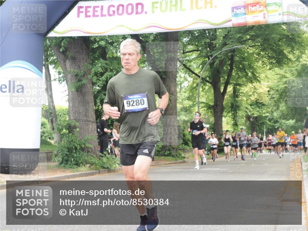 29.06.2025 - hella hamburg halbmarathon KatJ http://msf.ph/oto/8530384 29.06.2025 10:57:54 Zwischen KM18-KM19 3756, 6166 meine-sportfotos.de