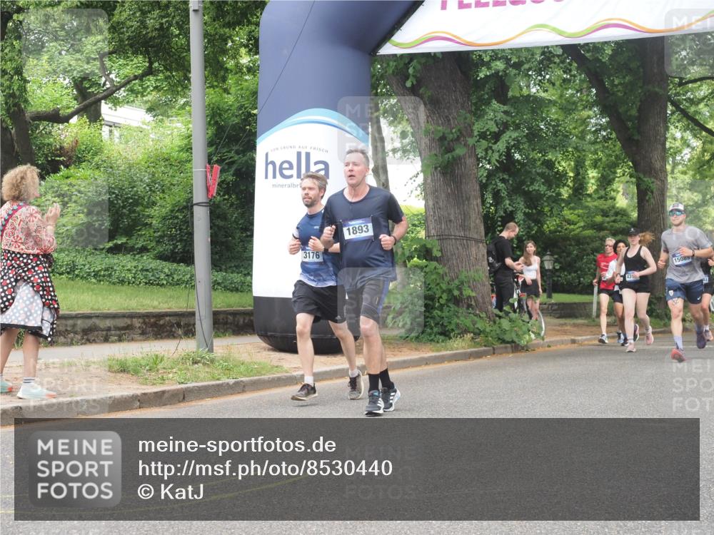 29.06.2025 - hella hamburg halbmarathon KatJ http://msf.ph/oto/8530440 29.06.2025 10:58:00 Zwischen KM18-KM19 1893, 3176, 6166, 7462 meine-sportfotos.de