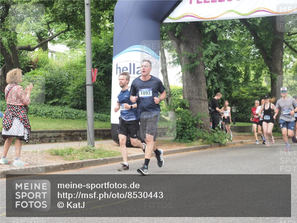 29.06.2025 - hella hamburg halbmarathon KatJ http://msf.ph/oto/8530443 29.06.2025 10:58:00 Zwischen KM18-KM19 1893, 3176, 6166, 7462 meine-sportfotos.de
