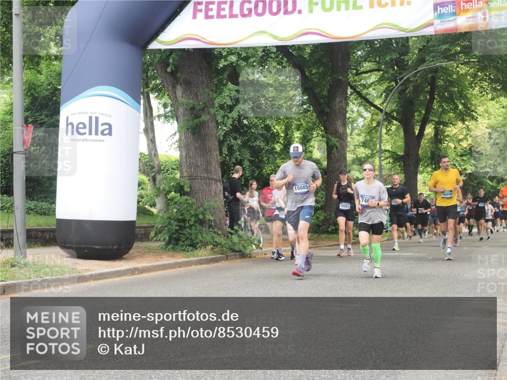 29.06.2025 - hella hamburg halbmarathon KatJ http://msf.ph/oto/8530459 29.06.2025 10:58:01 Zwischen KM18-KM19 1893, 3176, 4394, 7462 meine-sportfotos.de
