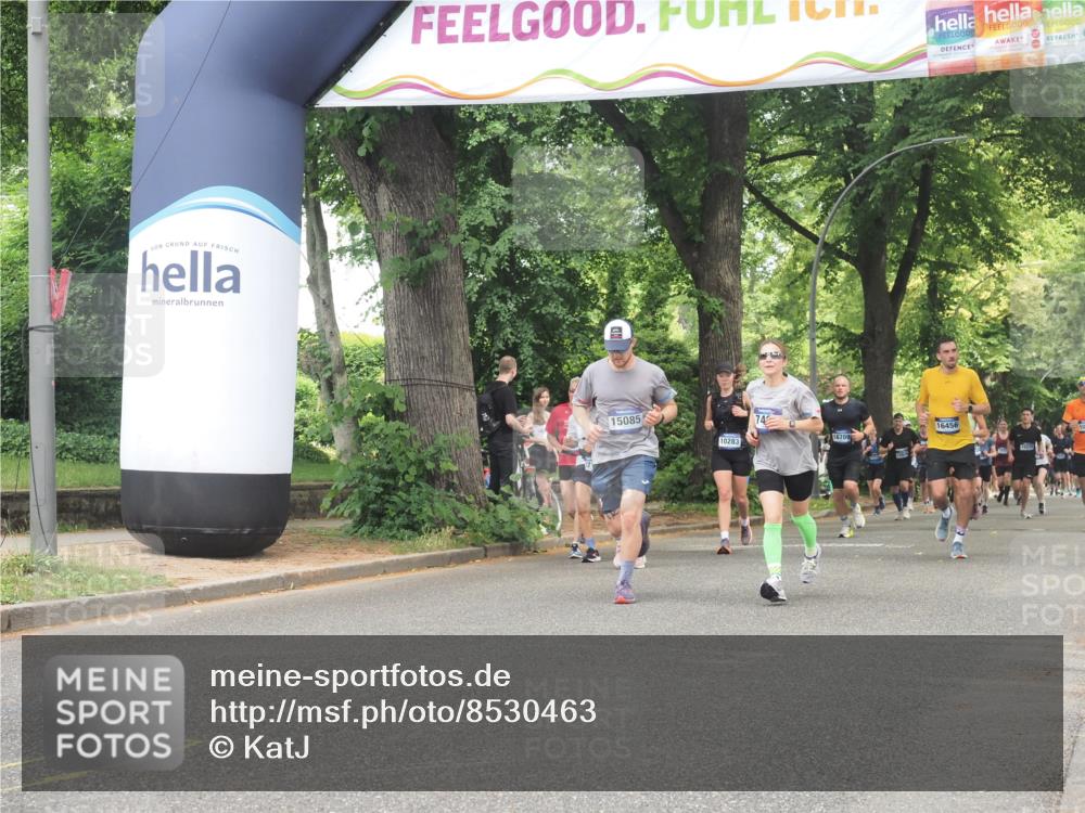 29.06.2025 - hella hamburg halbmarathon KatJ http://msf.ph/oto/8530463 29.06.2025 10:58:01 Zwischen KM18-KM19 1893, 3176, 4394, 7462 meine-sportfotos.de