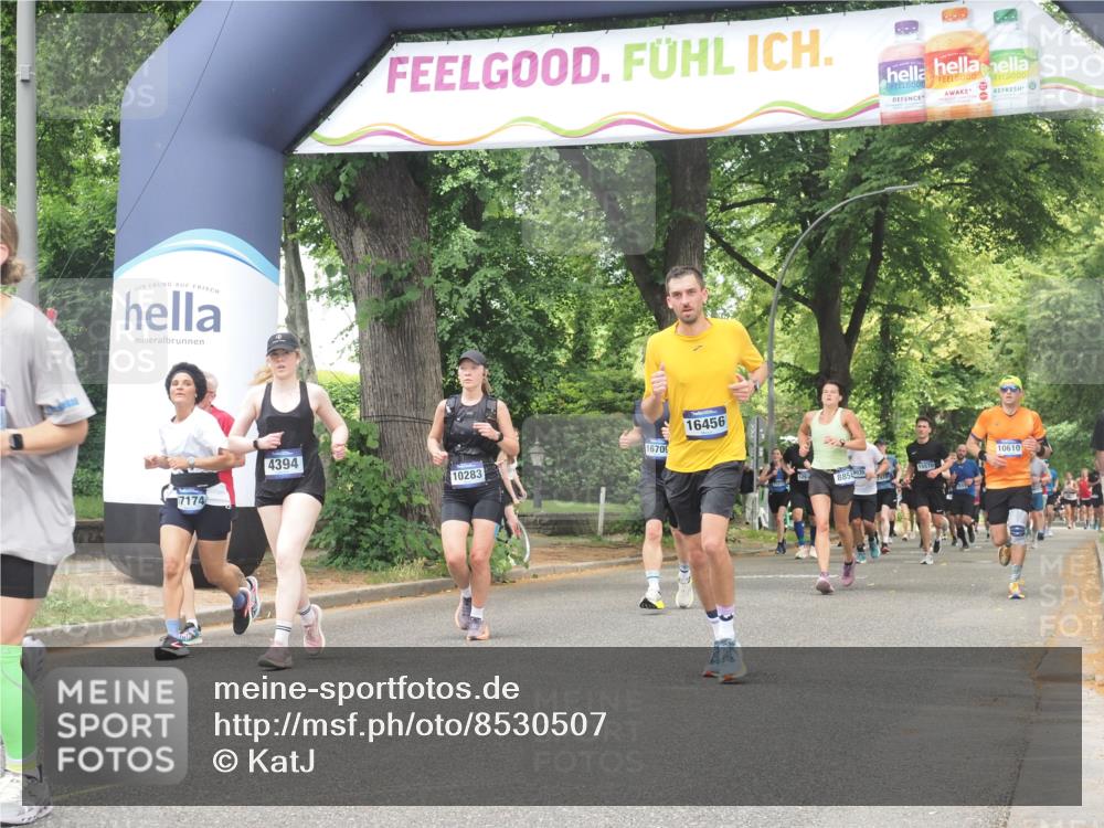 29.06.2025 - hella hamburg halbmarathon KatJ http://msf.ph/oto/8530507 29.06.2025 10:58:04 Zwischen KM18-KM19 1893, 2904, 3176, 4394, 7462 meine-sportfotos.de