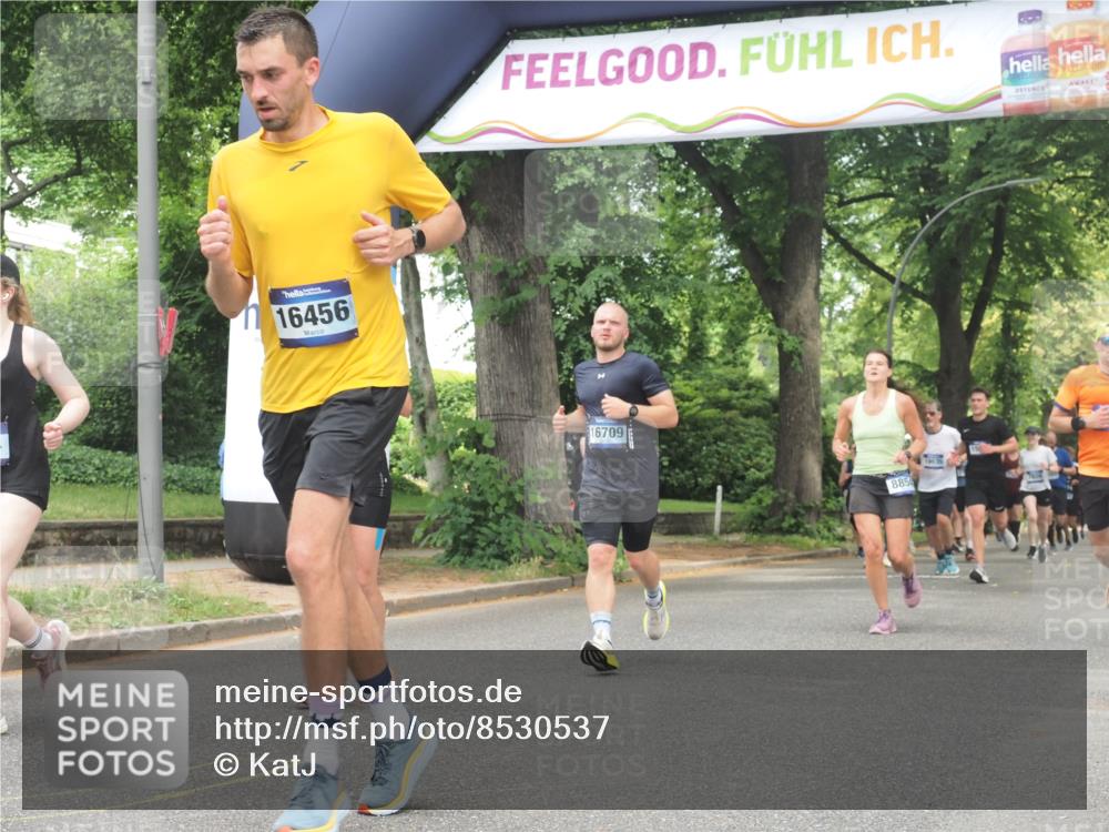 29.06.2025 - hella hamburg halbmarathon KatJ http://msf.ph/oto/8530537 29.06.2025 10:58:05 Zwischen KM18-KM19 1893, 2904, 3176, 4394, 7462 meine-sportfotos.de