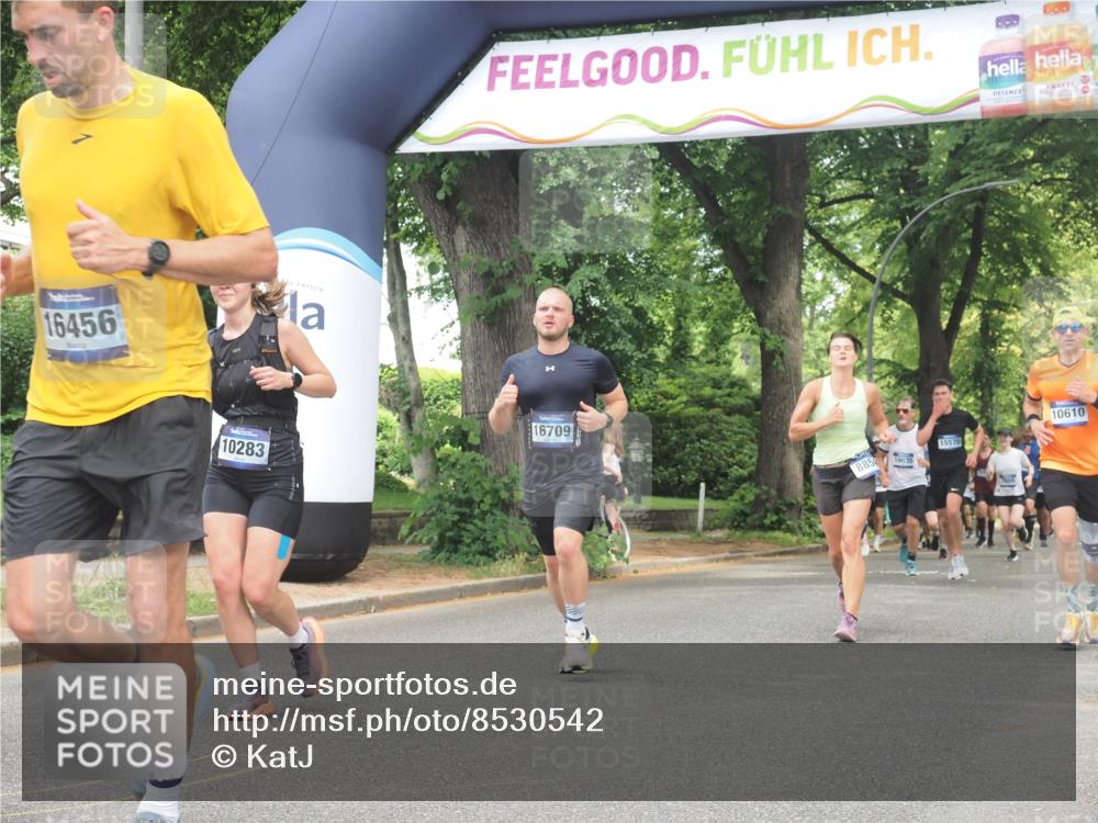 29.06.2025 - hella hamburg halbmarathon KatJ http://msf.ph/oto/8530542 29.06.2025 10:58:05 Zwischen KM18-KM19 1893, 2904, 3176, 4394, 7462 meine-sportfotos.de