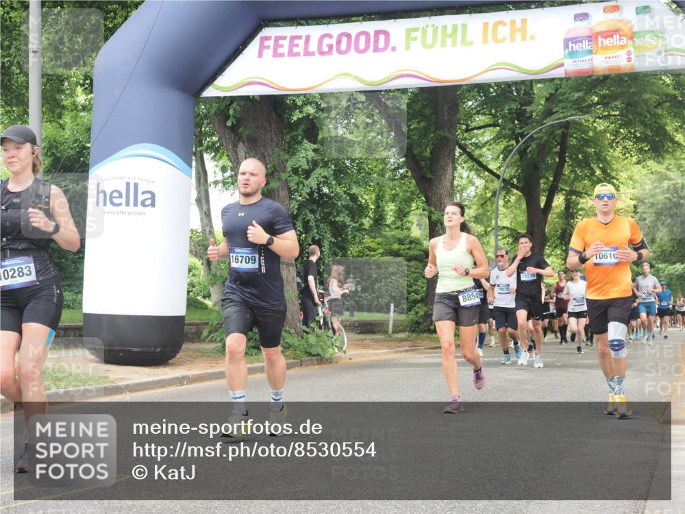 29.06.2025 - hella hamburg halbmarathon KatJ http://msf.ph/oto/8530554 29.06.2025 10:58:06 Zwischen KM18-KM19 1893, 2904, 3176, 4394, 7462 meine-sportfotos.de