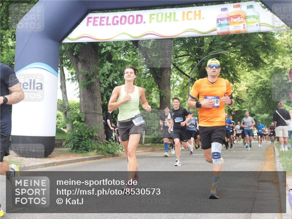 29.06.2025 - hella hamburg halbmarathon KatJ http://msf.ph/oto/8530573 29.06.2025 10:58:07 Zwischen KM18-KM19 2904, 3176, 4394, 7462 meine-sportfotos.de
