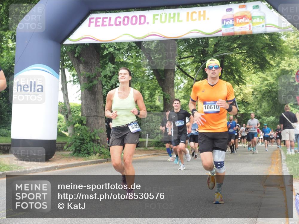 29.06.2025 - hella hamburg halbmarathon KatJ http://msf.ph/oto/8530576 29.06.2025 10:58:07 Zwischen KM18-KM19 2904, 3176, 4394, 7462 meine-sportfotos.de
