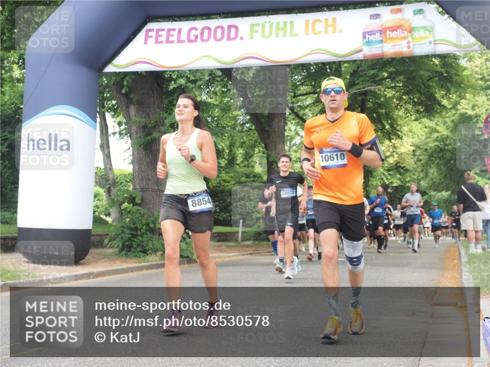 29.06.2025 - hella hamburg halbmarathon KatJ http://msf.ph/oto/8530578 29.06.2025 10:58:07 Zwischen KM18-KM19 2904, 3176, 4394, 7462 meine-sportfotos.de