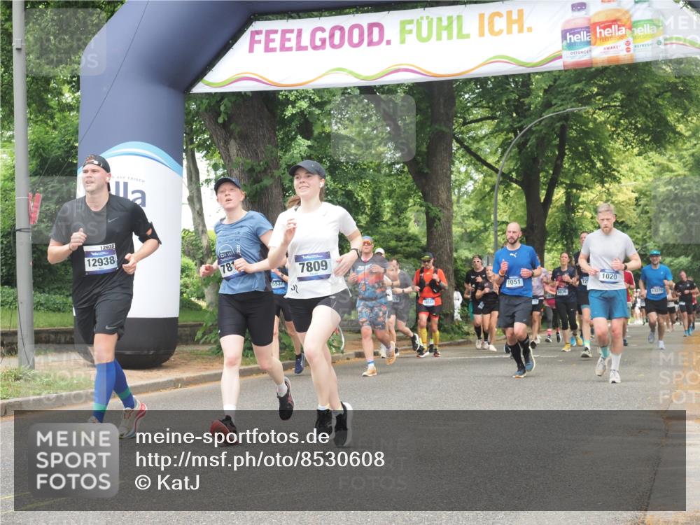 29.06.2025 - hella hamburg halbmarathon KatJ http://msf.ph/oto/8530608 29.06.2025 10:58:11 Zwischen KM18-KM19 1020, 1051, 7809, 7810 meine-sportfotos.de