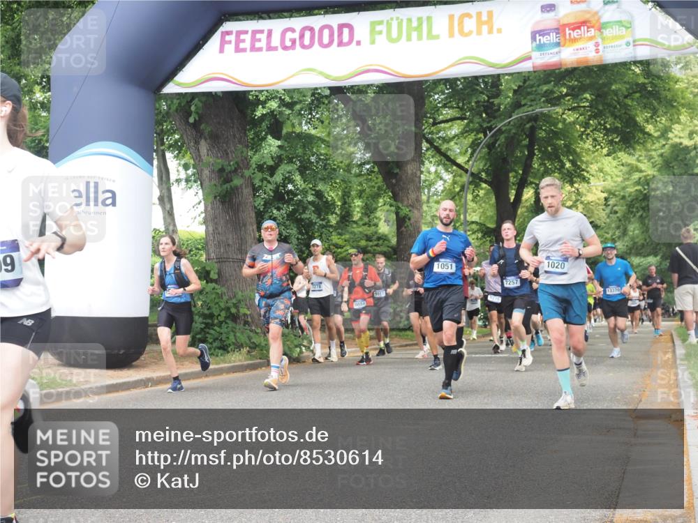 29.06.2025 - hella hamburg halbmarathon KatJ http://msf.ph/oto/8530614 29.06.2025 10:58:12 Zwischen KM18-KM19 1020, 1051, 3020, 7257, 7809, 7810 meine-sportfotos.de