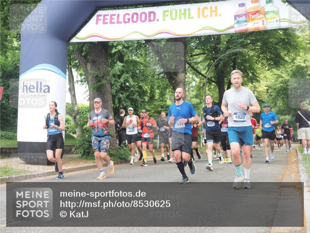 29.06.2025 - hella hamburg halbmarathon KatJ http://msf.ph/oto/8530625 29.06.2025 10:58:12 Zwischen KM18-KM19 1020, 1051, 3020, 7257, 7809, 7810 meine-sportfotos.de