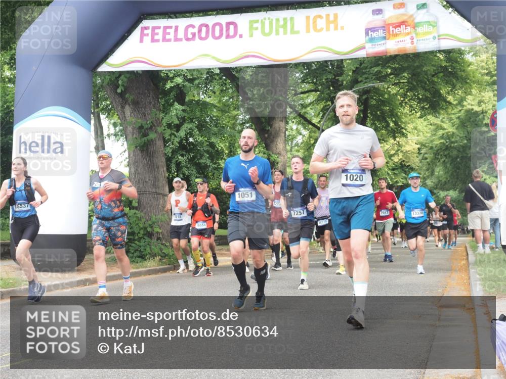 29.06.2025 - hella hamburg halbmarathon KatJ http://msf.ph/oto/8530634 29.06.2025 10:58:13 Zwischen KM18-KM19 1020, 1051, 3020, 5036, 7257, 7809, 7810 meine-sportfotos.de