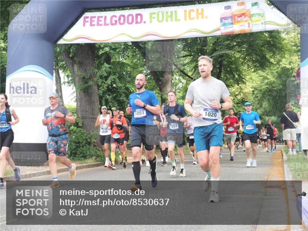 29.06.2025 - hella hamburg halbmarathon KatJ http://msf.ph/oto/8530637 29.06.2025 10:58:13 Zwischen KM18-KM19 1020, 1051, 3020, 5036, 7257, 7809, 7810 meine-sportfotos.de