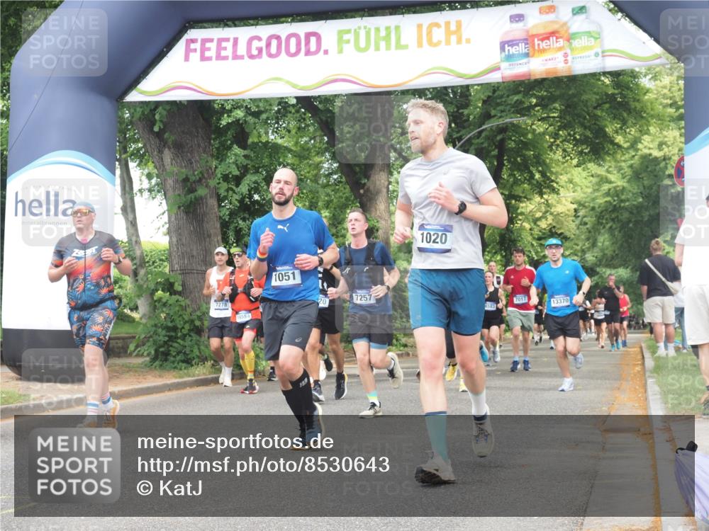 29.06.2025 - hella hamburg halbmarathon KatJ http://msf.ph/oto/8530643 29.06.2025 10:58:13 Zwischen KM18-KM19 1020, 1051, 3020, 5036, 7257, 7809, 7810 meine-sportfotos.de