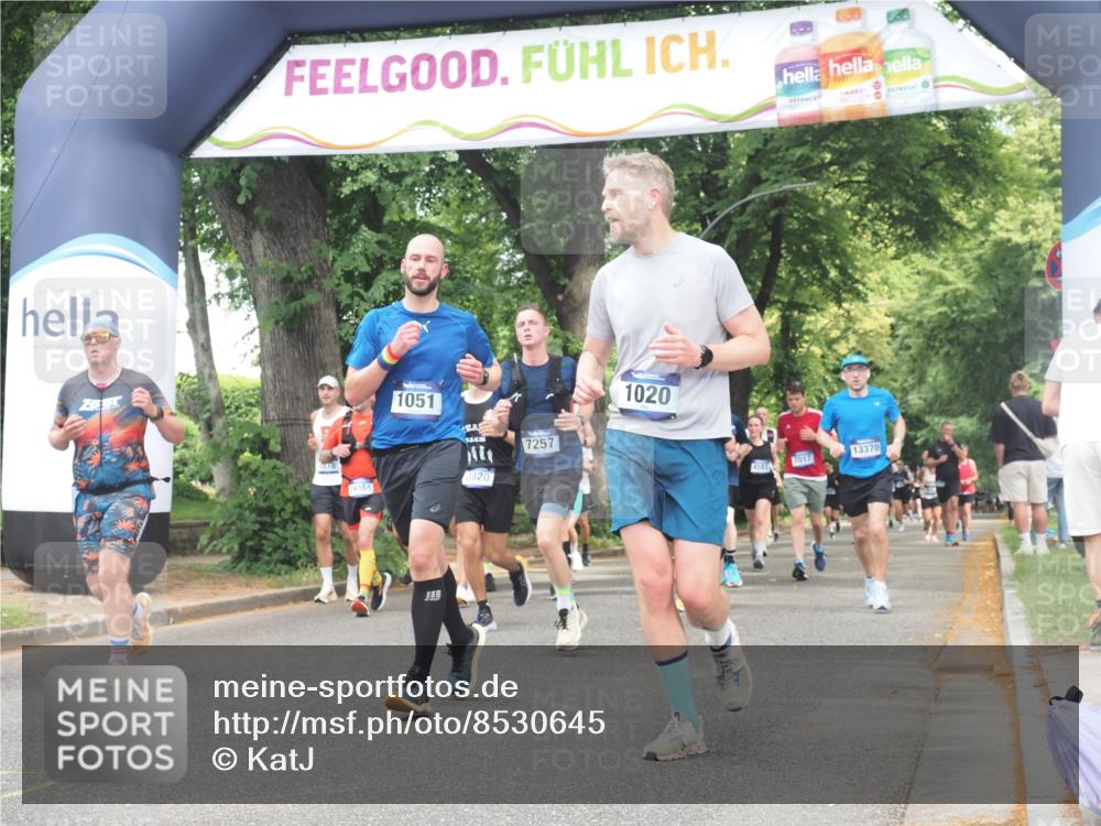 29.06.2025 - hella hamburg halbmarathon KatJ http://msf.ph/oto/8530645 29.06.2025 10:58:13 Zwischen KM18-KM19 1020, 1051, 3020, 5036, 7257, 7809, 7810 meine-sportfotos.de