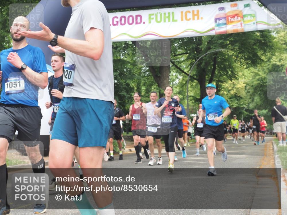 29.06.2025 - hella hamburg halbmarathon KatJ http://msf.ph/oto/8530654 29.06.2025 10:58:14 Zwischen KM18-KM19 1020, 1051, 1981, 3020, 5036, 7017, 7257, 7277, 7809, 7810, 8275 meine-sportfotos.de