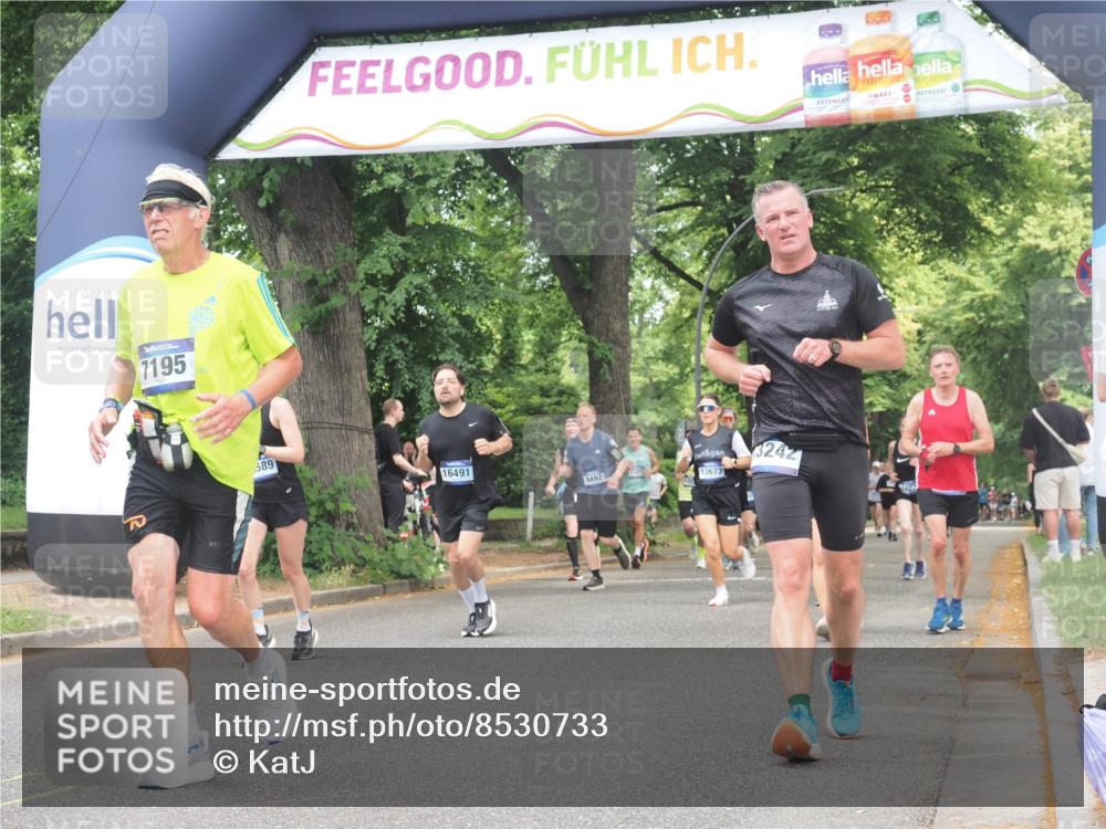 29.06.2025 - hella hamburg halbmarathon KatJ http://msf.ph/oto/8530733 29.06.2025 10:58:23 Zwischen KM18-KM19 1245, 2721, 4583, 7014, 7195, 7278, 7279 meine-sportfotos.de