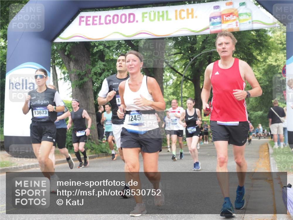 29.06.2025 - hella hamburg halbmarathon KatJ http://msf.ph/oto/8530752 29.06.2025 10:58:26 Zwischen KM18-KM19 1245, 2309, 2427, 2721, 7014, 7195 meine-sportfotos.de
