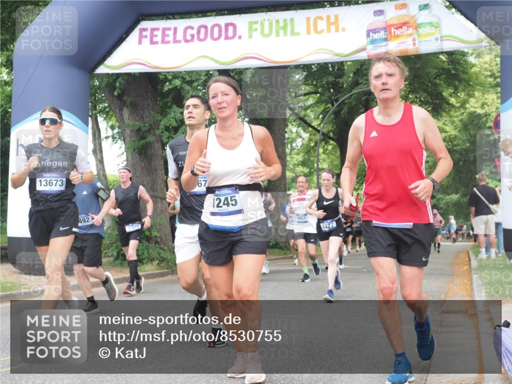 29.06.2025 - hella hamburg halbmarathon KatJ http://msf.ph/oto/8530755 29.06.2025 10:58:26 Zwischen KM18-KM19 1245, 2309, 2427, 2721, 7014, 7195 meine-sportfotos.de
