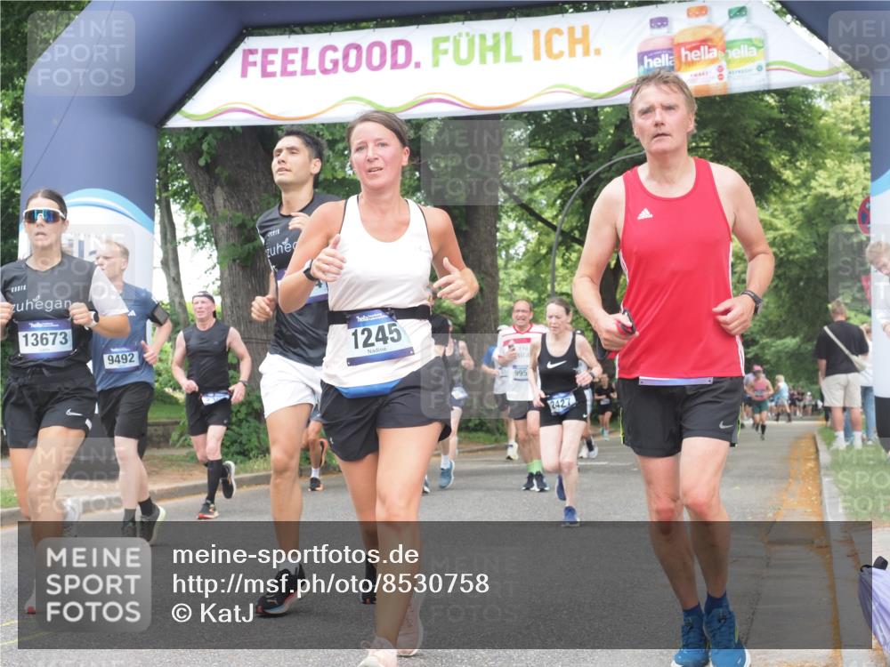 29.06.2025 - hella hamburg halbmarathon KatJ http://msf.ph/oto/8530758 29.06.2025 10:58:26 Zwischen KM18-KM19 1245, 2309, 2427, 2721, 7014, 7195 meine-sportfotos.de
