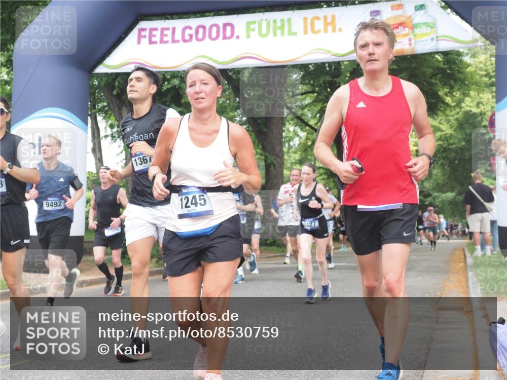 29.06.2025 - hella hamburg halbmarathon KatJ http://msf.ph/oto/8530759 29.06.2025 10:58:26 Zwischen KM18-KM19 1245, 2309, 2427, 2721, 7014, 7195 meine-sportfotos.de