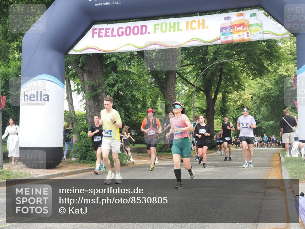 29.06.2025 - hella hamburg halbmarathon KatJ http://msf.ph/oto/8530805 29.06.2025 10:58:34 Zwischen KM18-KM19 1524, 2046, 3650, 5069 meine-sportfotos.de