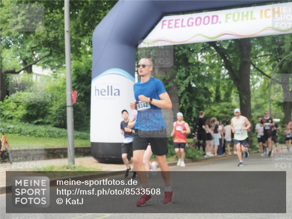 29.06.2025 - hella hamburg halbmarathon KatJ http://msf.ph/oto/8533508 29.06.2025 11:17:00 Zwischen KM18-KM19 1154, 2588, 5258, 5260, 5783, 7816, 8141 meine-sportfotos.de