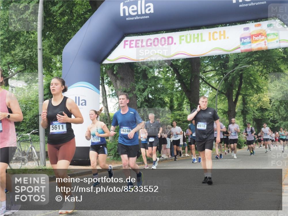 29.06.2025 - hella hamburg halbmarathon KatJ http://msf.ph/oto/8533552 29.06.2025 11:17:09 Zwischen KM18-KM19 1235, 2280, 5611, 5733, 6918, 6956, 7314, 7920 meine-sportfotos.de