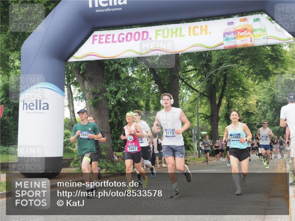29.06.2025 - hella hamburg halbmarathon KatJ http://msf.ph/oto/8533578 29.06.2025 11:17:16 Zwischen KM18-KM19 1235, 3457, 3708, 6057, 7920 meine-sportfotos.de