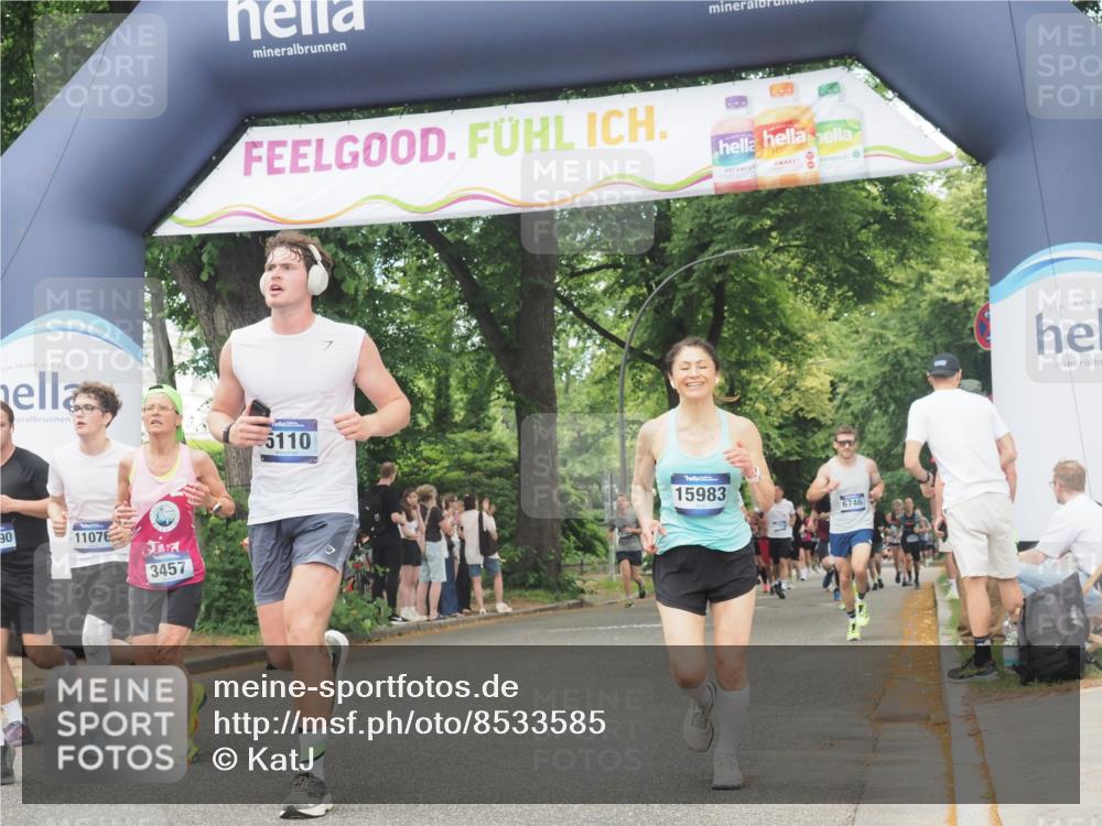 29.06.2025 - hella hamburg halbmarathon KatJ http://msf.ph/oto/8533585 29.06.2025 11:17:17 Zwischen KM18-KM19 1235, 3457, 3708, 6057 meine-sportfotos.de