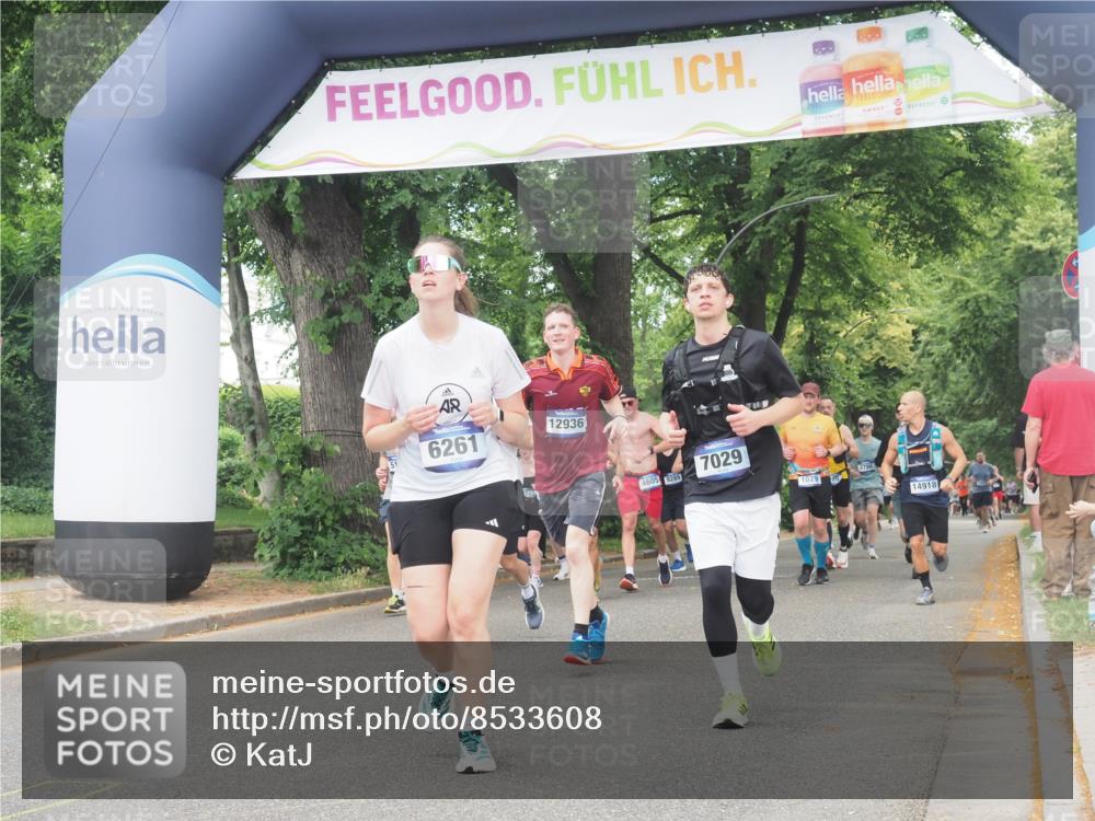 29.06.2025 - hella hamburg halbmarathon KatJ http://msf.ph/oto/8533608 29.06.2025 11:17:23 Zwischen KM18-KM19 3457, 6261, 6746, 7029 meine-sportfotos.de