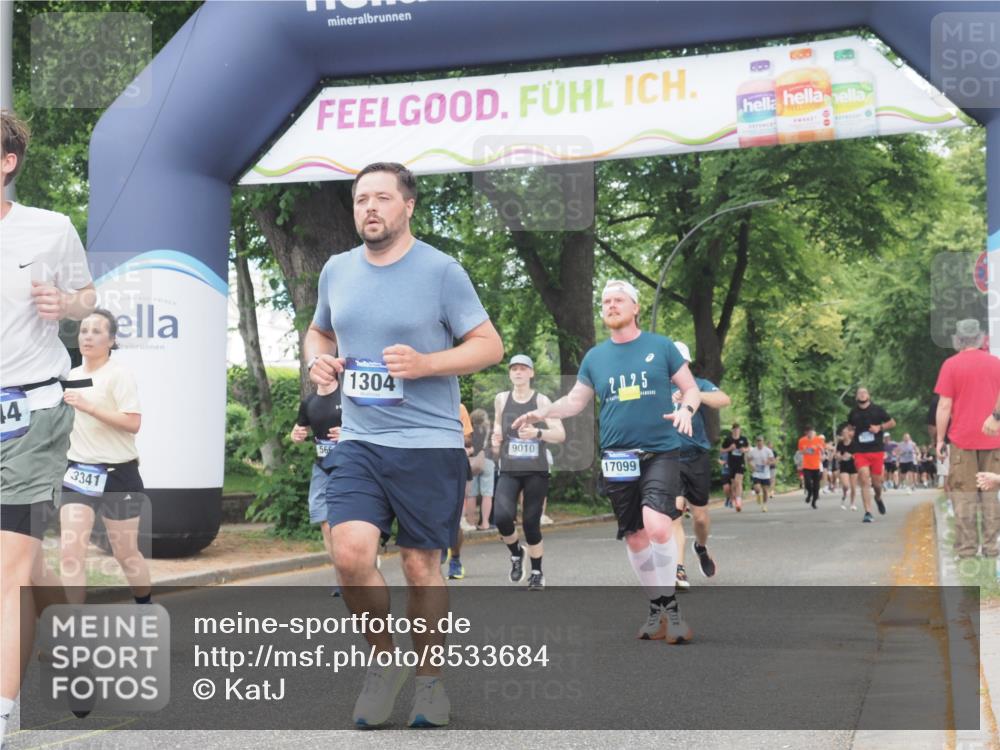 29.06.2025 - hella hamburg halbmarathon KatJ http://msf.ph/oto/8533684 29.06.2025 11:17:38 Zwischen KM18-KM19 1298, 1304, 2278, 2569, 2672, 3341, 5661, 6717, 7644 meine-sportfotos.de