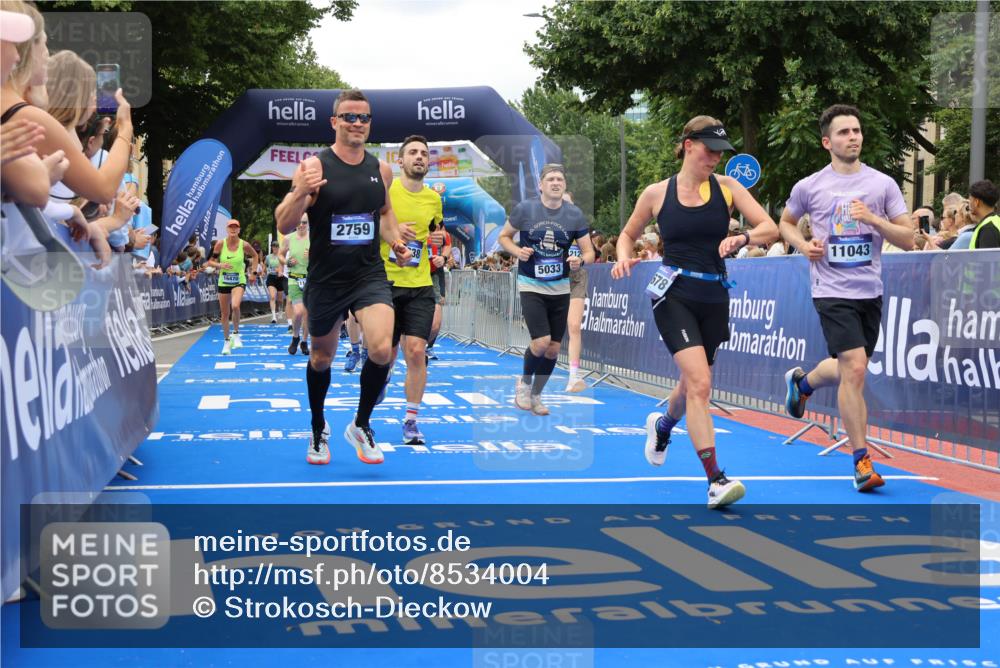 29.06.2025 - hella hamburg halbmarathon Strokosch-Dieckow http://msf.ph/oto/8534004 29.06.2025 10:56:57 Ziel 1485, 1955, 2282, 2741, 2759, 4299, 5033, 5418, 6835, 7716, 8669, 11043, 11143, 11212, 11638, 13691, 14408, 14678, 15097, 16470, 16620, 16679, 16909, 18719, 19091 meine-sportfotos.de