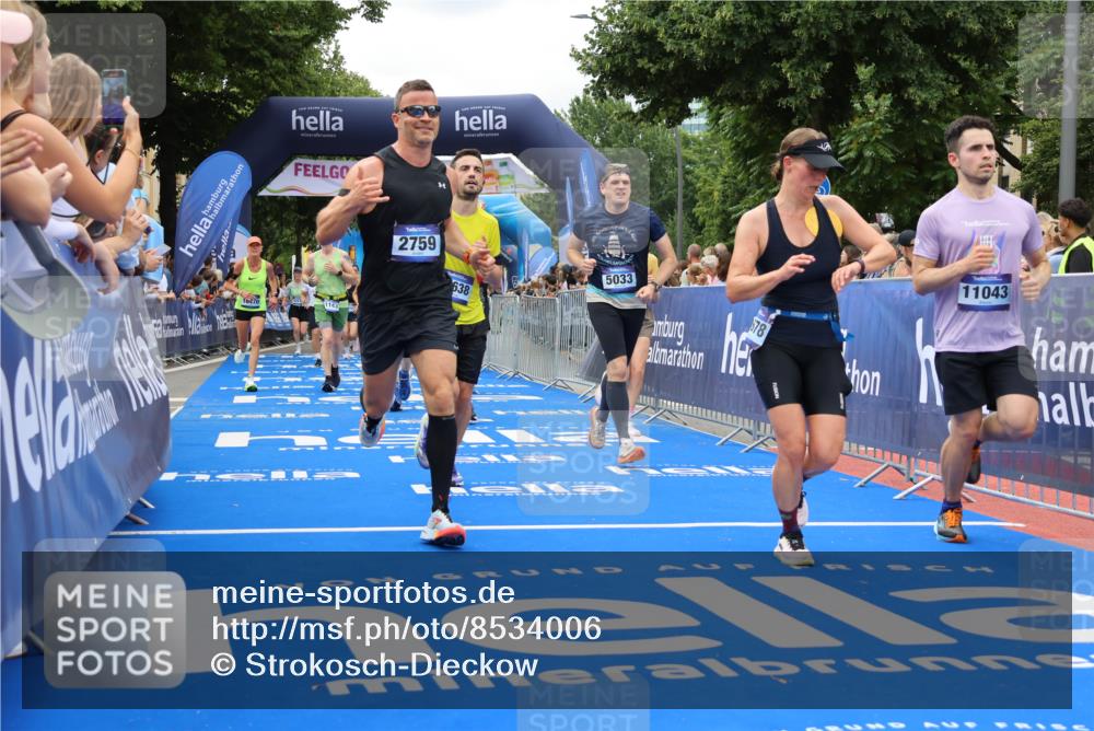29.06.2025 - hella hamburg halbmarathon Strokosch-Dieckow http://msf.ph/oto/8534006 29.06.2025 10:56:57 Ziel 1485, 1955, 2282, 2741, 2759, 4299, 5033, 5418, 6835, 7716, 8669, 11043, 11143, 11212, 11638, 13691, 14408, 14678, 15097, 16470, 16620, 16679, 16909, 18719, 19091 meine-sportfotos.de