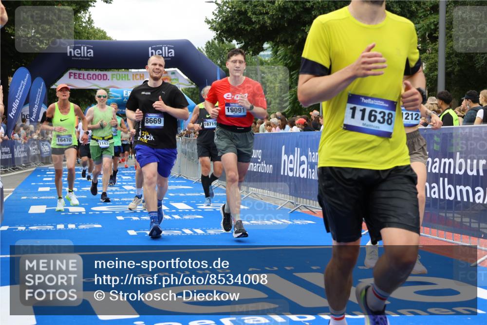 29.06.2025 - hella hamburg halbmarathon Strokosch-Dieckow http://msf.ph/oto/8534008 29.06.2025 10:56:59 Ziel 1485, 1955, 2282, 2759, 4261, 4299, 5033, 6835, 8669, 11043, 11143, 11212, 11638, 13691, 14408, 14588, 14678, 15097, 16470, 16620, 16909, 17617, 18208, 18719, 19091 meine-sportfotos.de