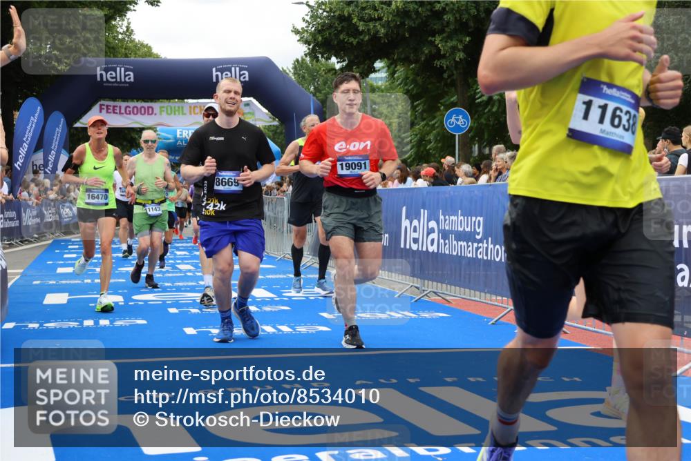 29.06.2025 - hella hamburg halbmarathon Strokosch-Dieckow http://msf.ph/oto/8534010 29.06.2025 10:56:59 Ziel 1485, 1955, 2282, 2759, 4261, 4299, 5033, 6835, 8669, 11043, 11143, 11212, 11638, 13691, 14408, 14588, 14678, 15097, 16470, 16620, 16909, 17617, 18208, 18719, 19091 meine-sportfotos.de