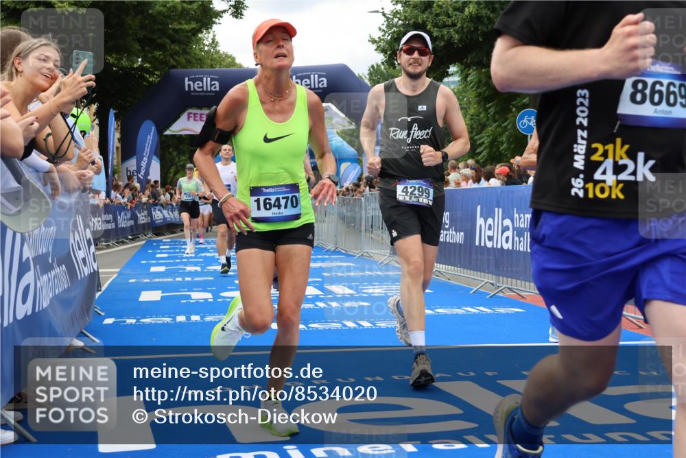 29.06.2025 - hella hamburg halbmarathon Strokosch-Dieckow http://msf.ph/oto/8534020 29.06.2025 10:57:00 Ziel 1485, 2282, 2759, 4261, 4299, 5033, 8669, 11043, 11143, 11212, 11638, 13691, 14408, 14588, 14678, 15097, 16470, 16620, 16909, 17617, 18208, 18719, 19091 meine-sportfotos.de