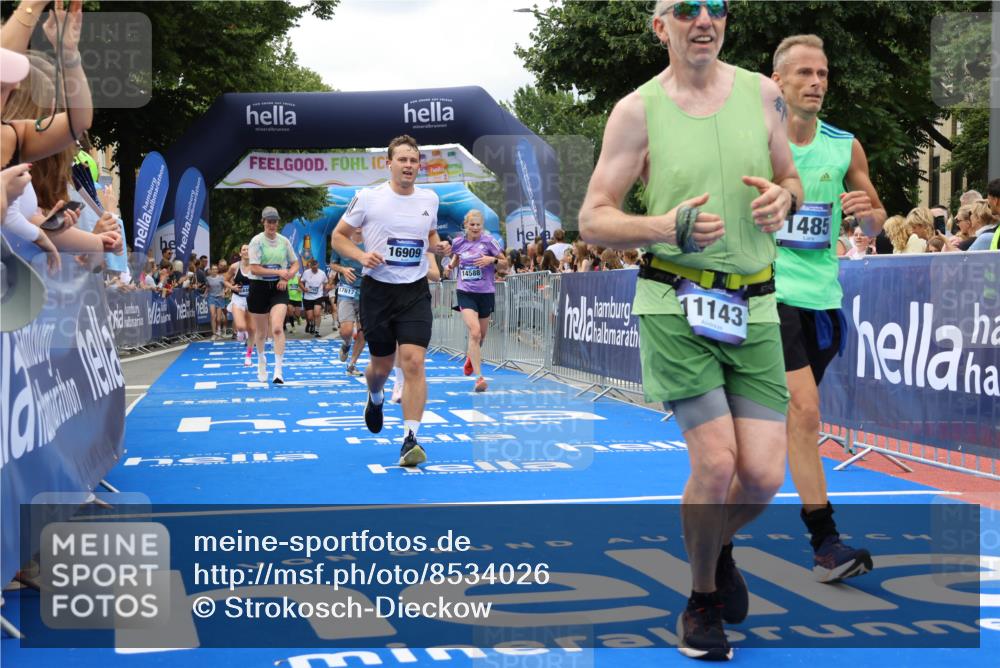 29.06.2025 - hella hamburg halbmarathon Strokosch-Dieckow http://msf.ph/oto/8534026 29.06.2025 10:57:02 Ziel 1485, 2282, 2759, 4261, 4299, 5033, 8669, 11043, 11143, 11212, 11638, 13691, 14139, 14408, 14588, 14678, 15097, 15726, 16470, 16909, 17617, 18208, 18719, 19091 meine-sportfotos.de