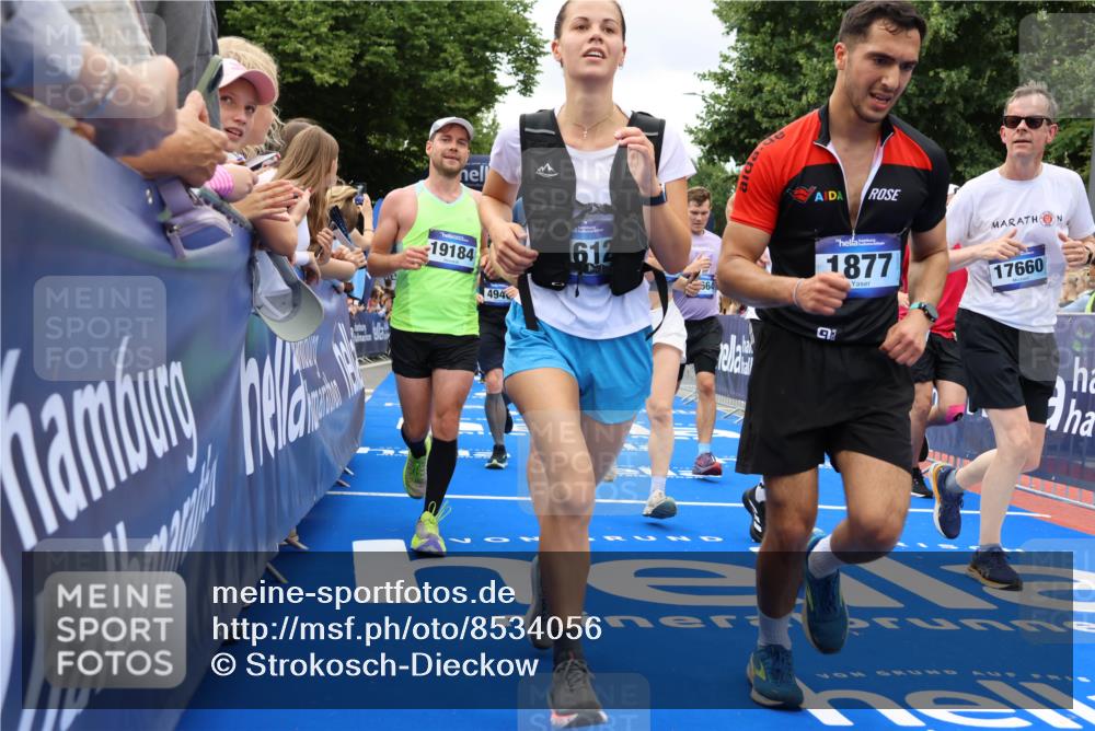 29.06.2025 - hella hamburg halbmarathon Strokosch-Dieckow http://msf.ph/oto/8534056 29.06.2025 10:57:12 Ziel 1387, 1877, 2417, 2676, 4167, 4261, 4940, 8585, 9450, 9577, 9884, 9934, 10383, 11590, 11612, 12014, 12590, 13750, 14139, 14588, 15110, 15229, 15664, 15726, 16625, 17617, 17660, 17779, 17848, 17993, 18208, 19184 meine-sportfotos.de