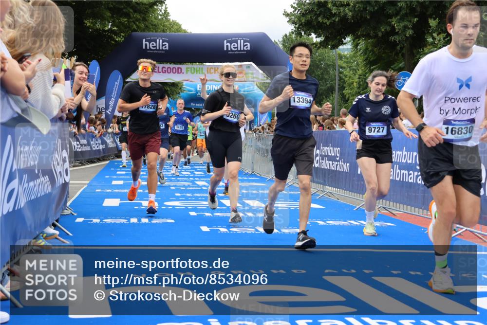 29.06.2025 - hella hamburg halbmarathon Strokosch-Dieckow http://msf.ph/oto/8534096 29.06.2025 10:57:24 Ziel 2417, 3435, 5015, 5134, 5728, 5926, 6272, 6281, 6302, 8393, 9450, 9727, 9934, 12014, 12144, 12590, 13245, 13394, 13664, 15695, 16093, 16625, 16830, 17160, 17758, 17779, 17828 meine-sportfotos.de