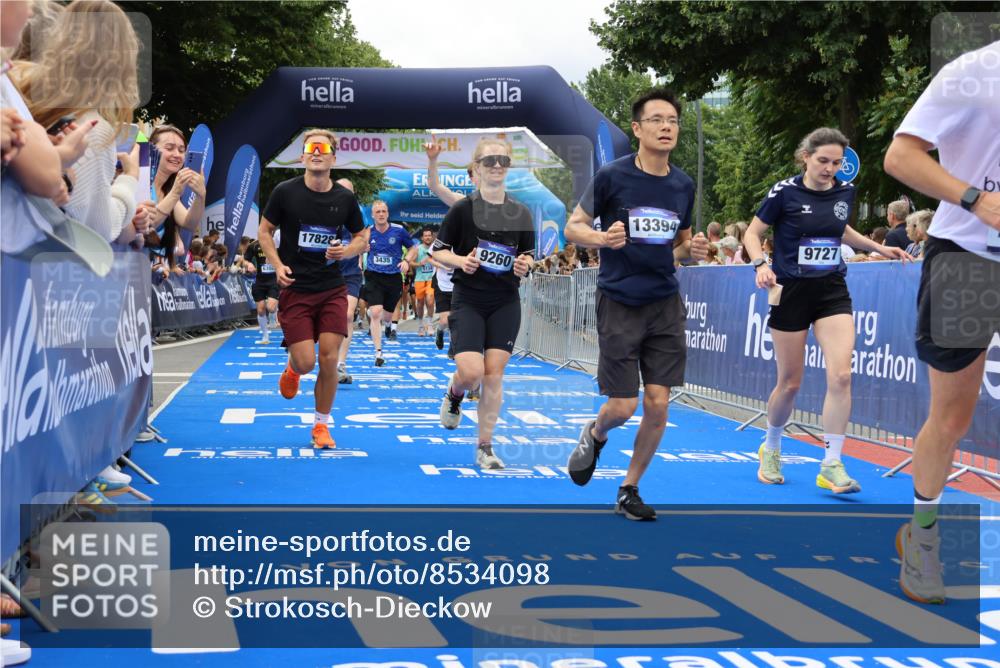 29.06.2025 - hella hamburg halbmarathon Strokosch-Dieckow http://msf.ph/oto/8534098 29.06.2025 10:57:24 Ziel 2417, 3435, 5015, 5134, 5728, 5926, 6272, 6281, 6302, 8393, 9450, 9727, 9934, 12014, 12144, 12590, 13245, 13394, 13664, 15695, 16093, 16625, 16830, 17160, 17758, 17779, 17828 meine-sportfotos.de